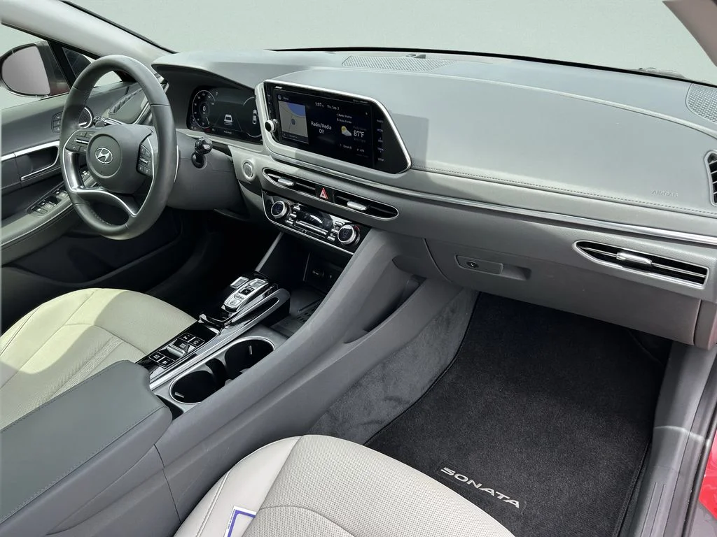Used 2020 Red Hyundai Limited image 16