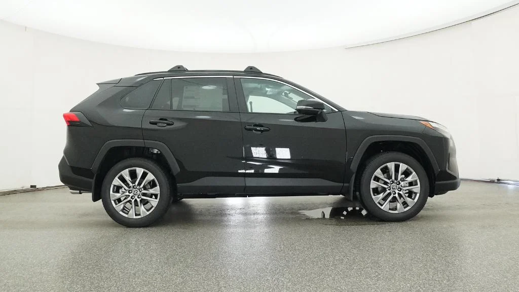 2025 Toyota RAV4 XLE Premium - Photo 5