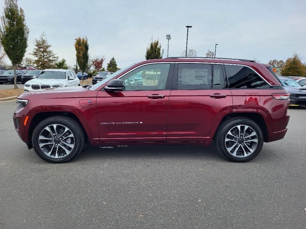 New 2024 Velvet Red Pearl-Coat Exterior Paint Jeep Overland image 19