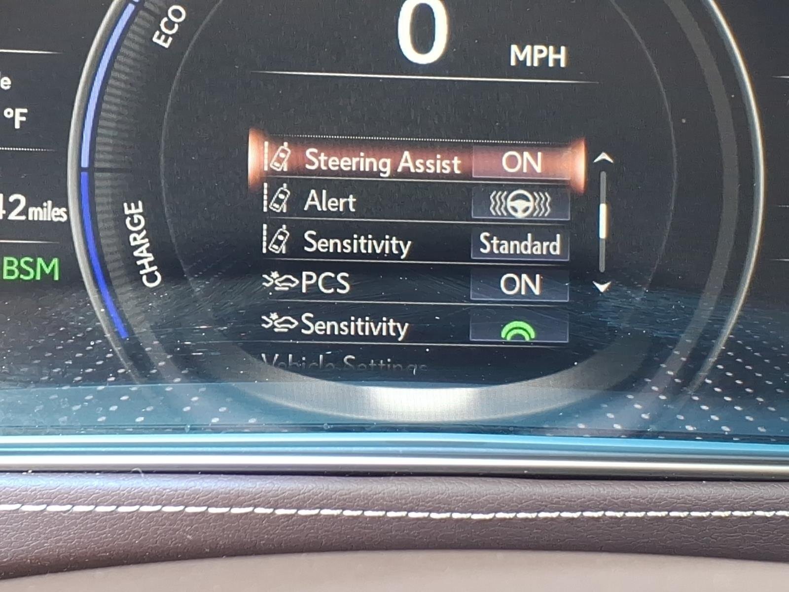 Used 2019 Eminent White Pearl Lexus Base image 8