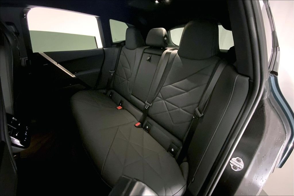 Used 2024 Blue BMW xDrive50 image 13