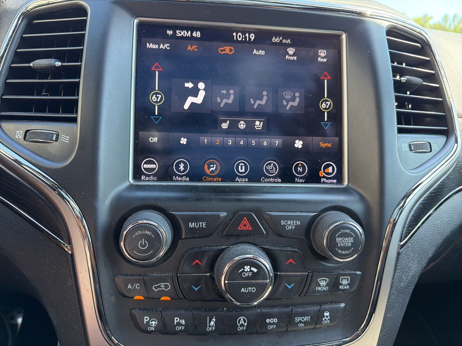 Used 2018 Red Jeep Overland image 22