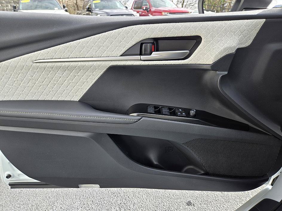 2026 Toyota Camry XLE - Photo 28