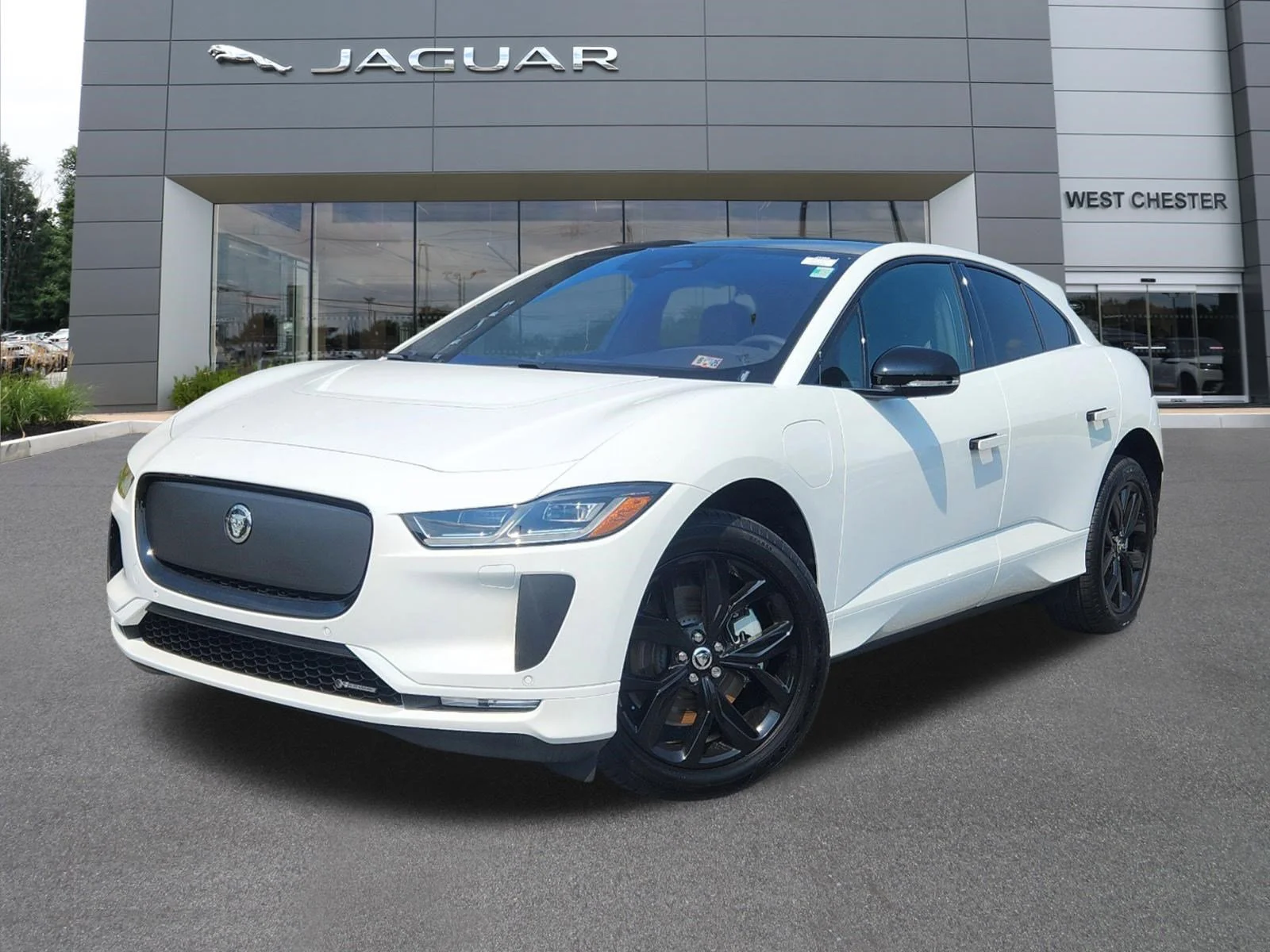 2024 Jaguar I-PACE EV 400 R-Dynamic HSE's photo