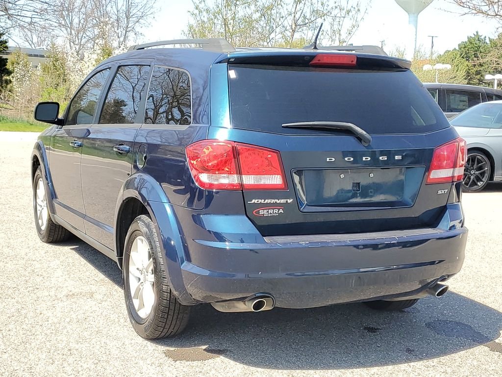 Used 2014 Blue Pearl Dodge SXT image 2