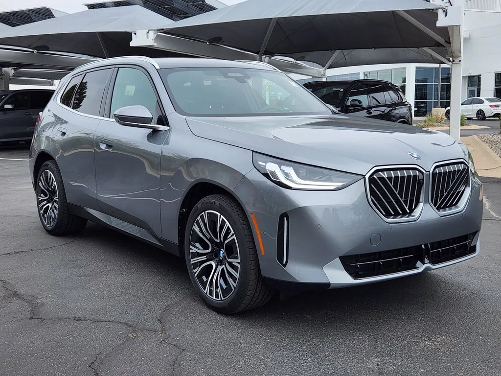 New 2026 Skyscraper Grey Metallic BMW 30 xDrive image 5