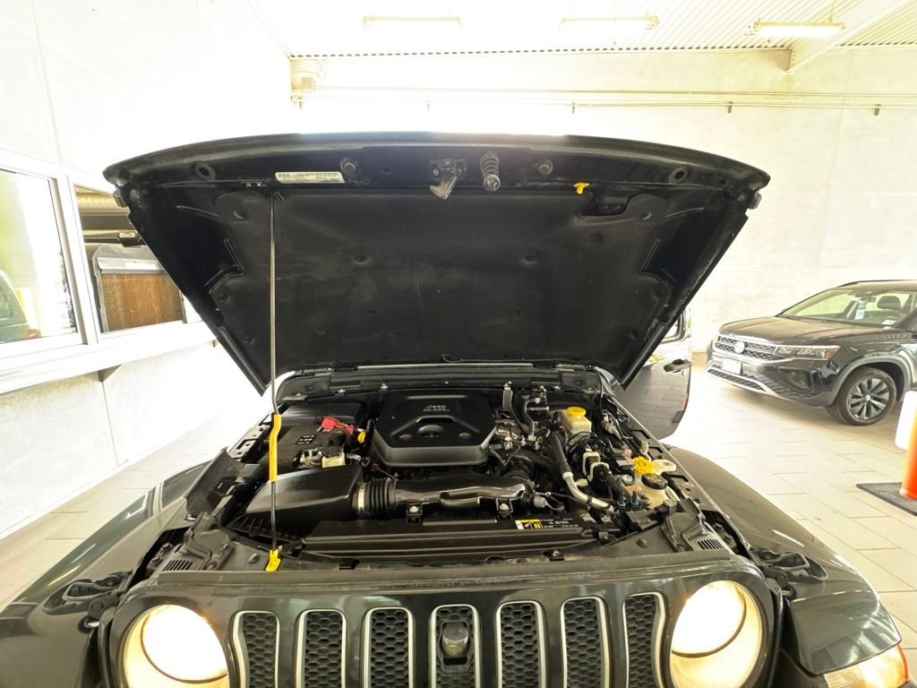 Used 2019 Black Jeep Unlimited Sahara image 17