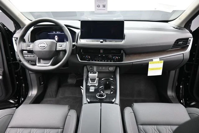 New 2026 Black Nissan Platinum image 28