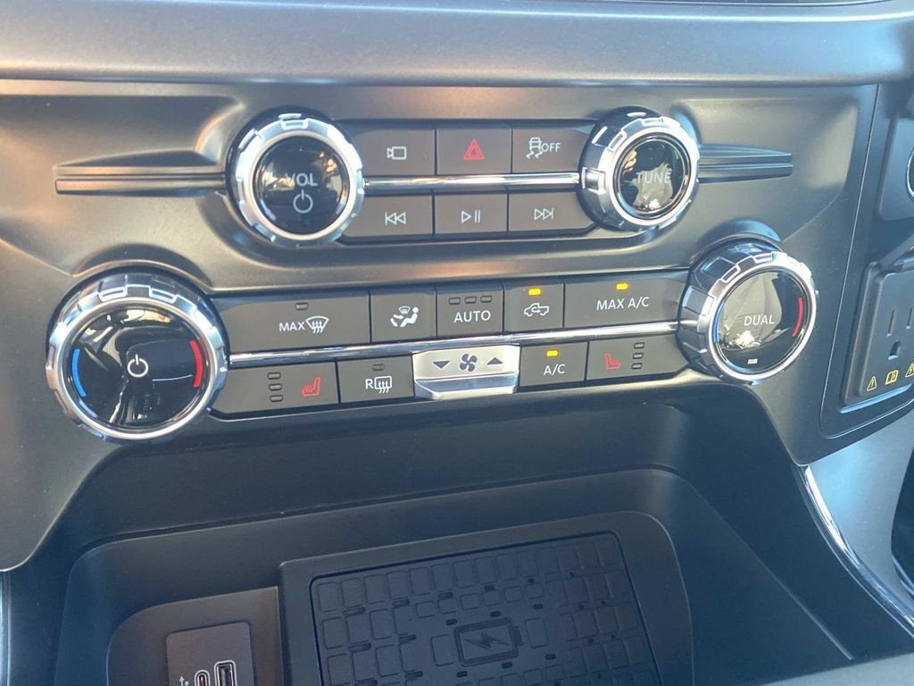 New 2026 Avalanche Ford XLT image 16