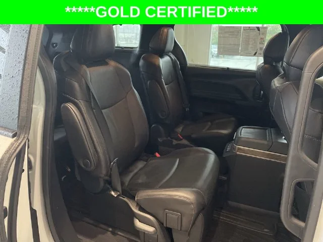 2025 Toyota Sienna Platinum - Photo 37