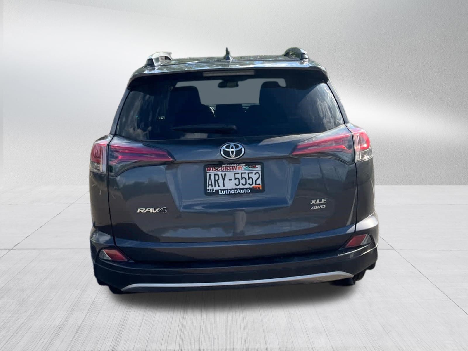 Used 2018 Magnetic Gray Metallic Toyota XLE image 9