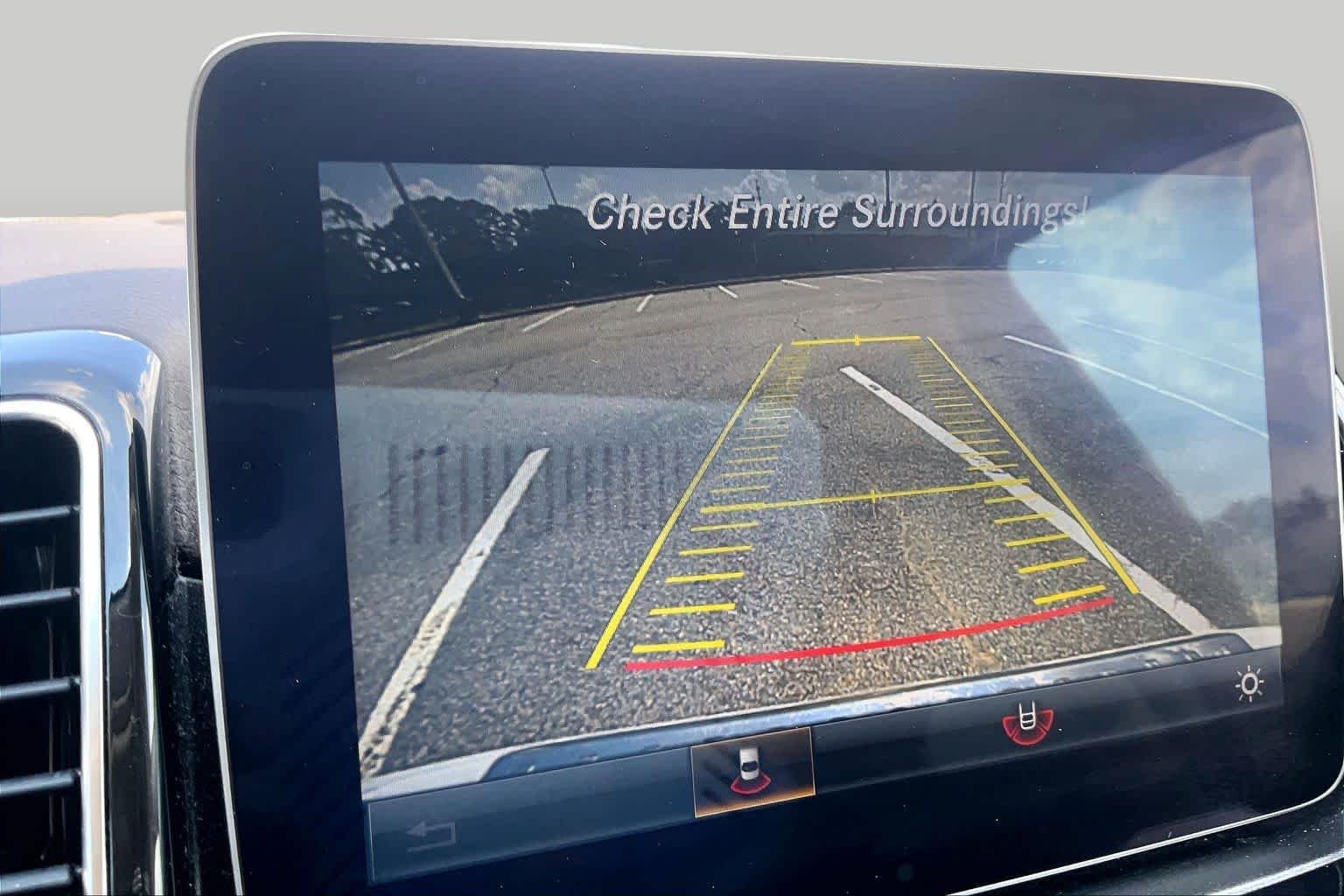 Used 2017 Polar White Mercedes-Benz GLE 350 image 27