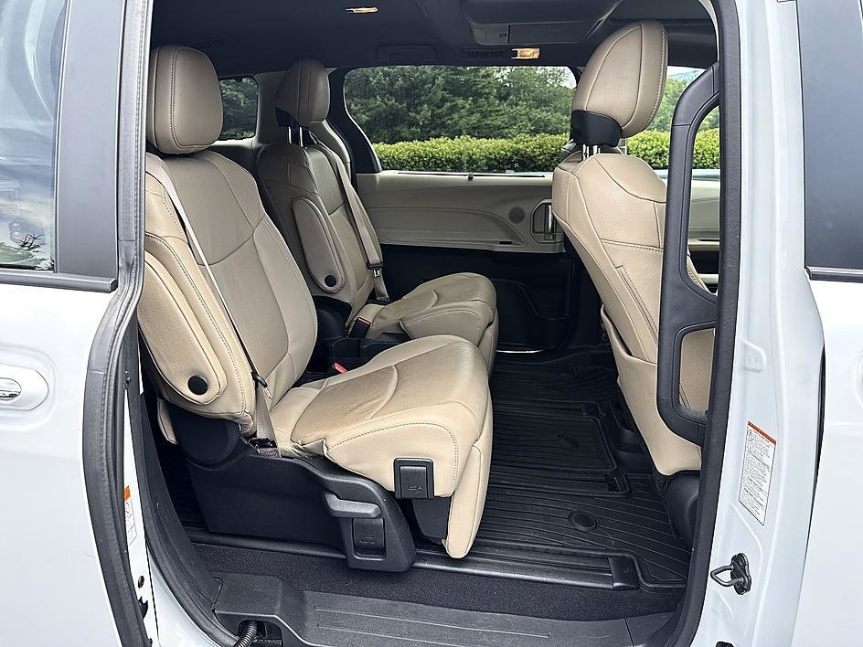 Used 2024 Wind Chill Pearl Toyota Limited image 22