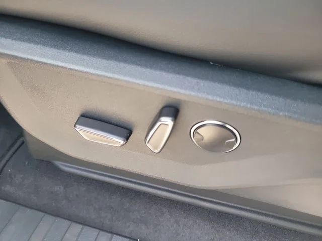 New 2026 Silver Metallic Ford Lariat image 20