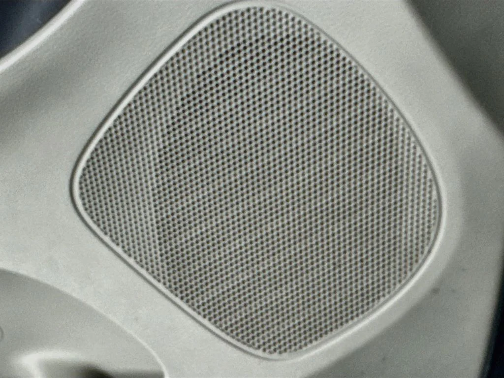 Used 2015 Silver Dodge SXT image 19