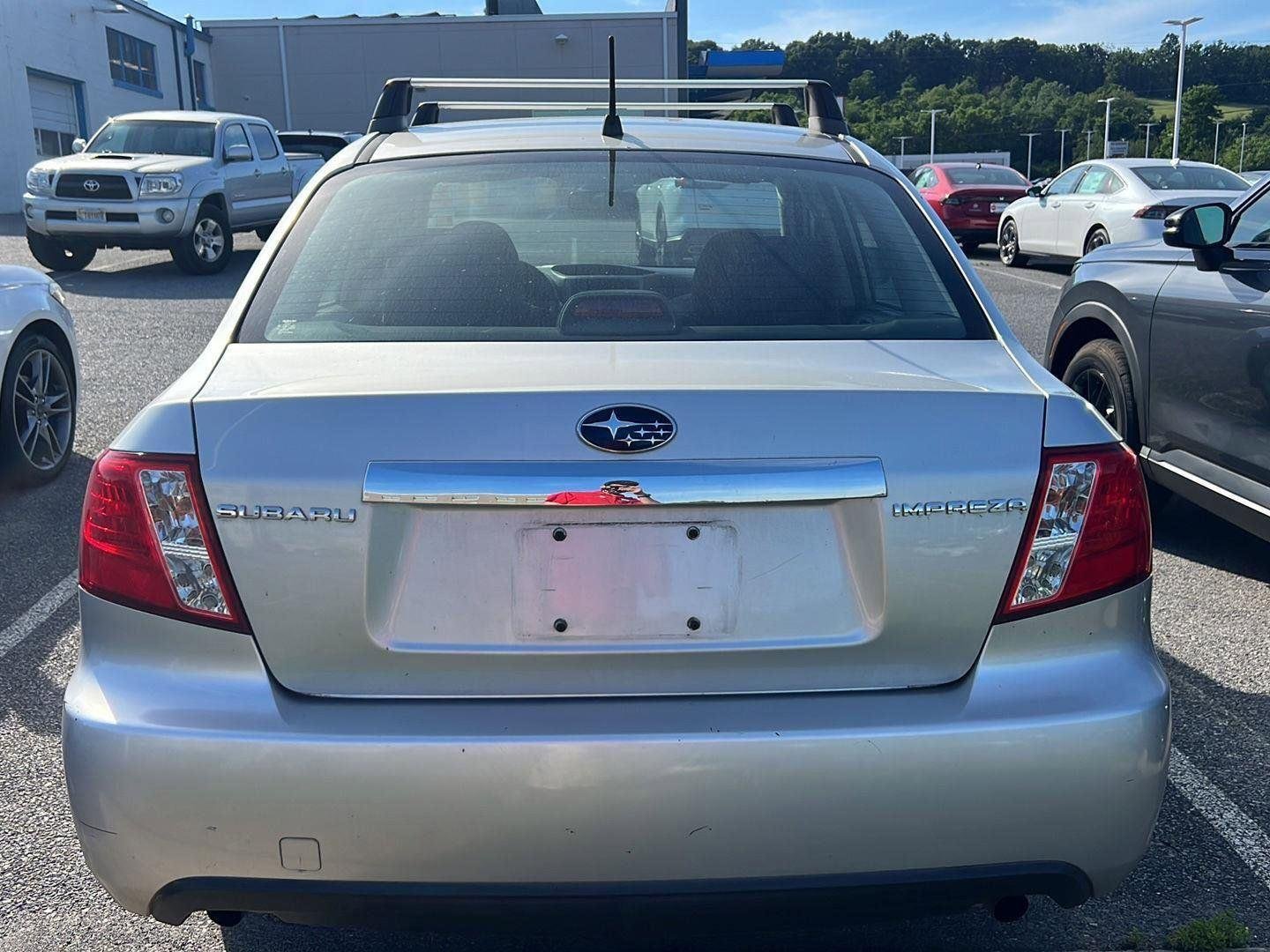 Used 2011 Spark Silver Metallic Subaru 2.5i image 3