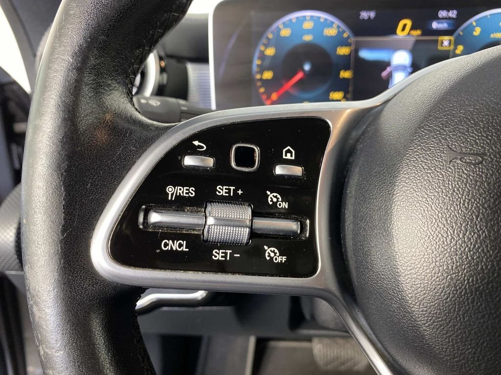 Used 2020 Gray Mercedes-Benz CLA 250 image 17