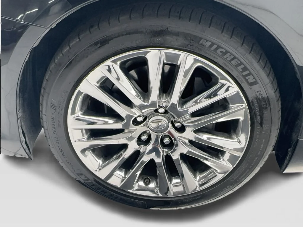 Used 2015 Black Lexus 460 image 13