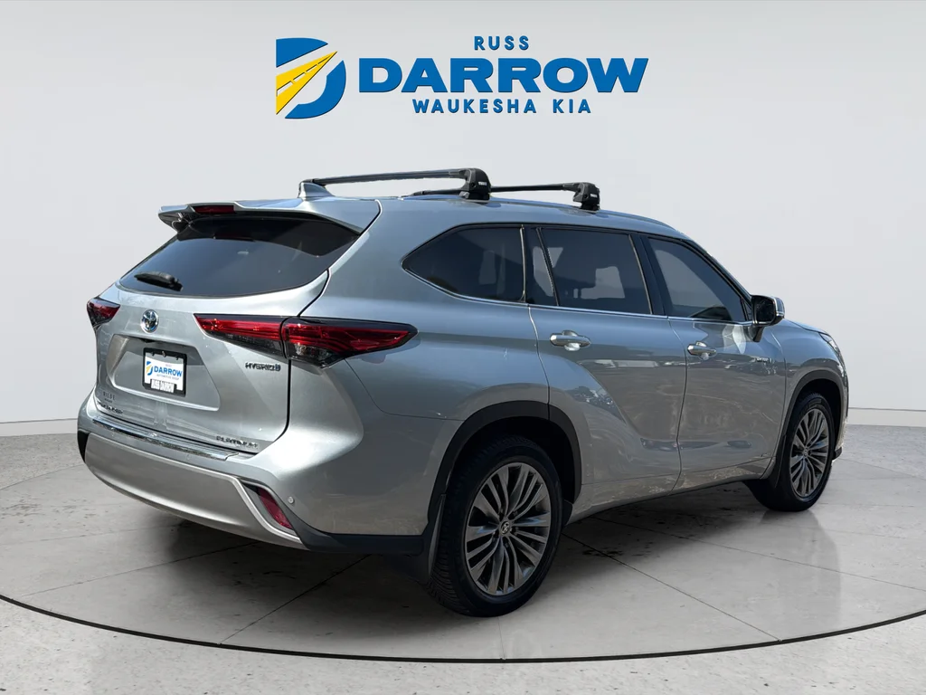 Used 2021 Silver Toyota Platinum image 5