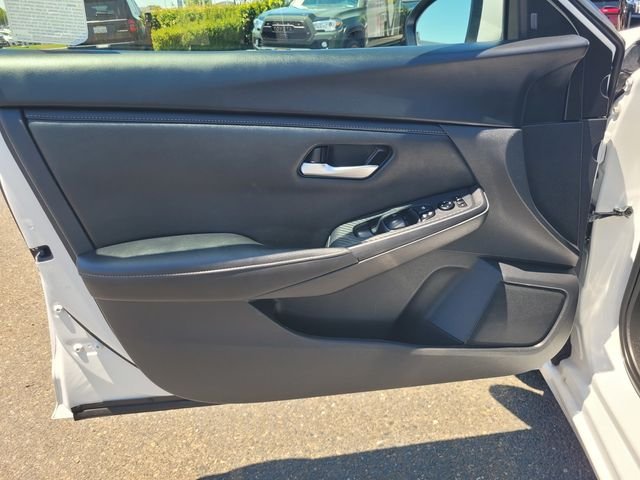 Used 2024 White Nissan SV image 18