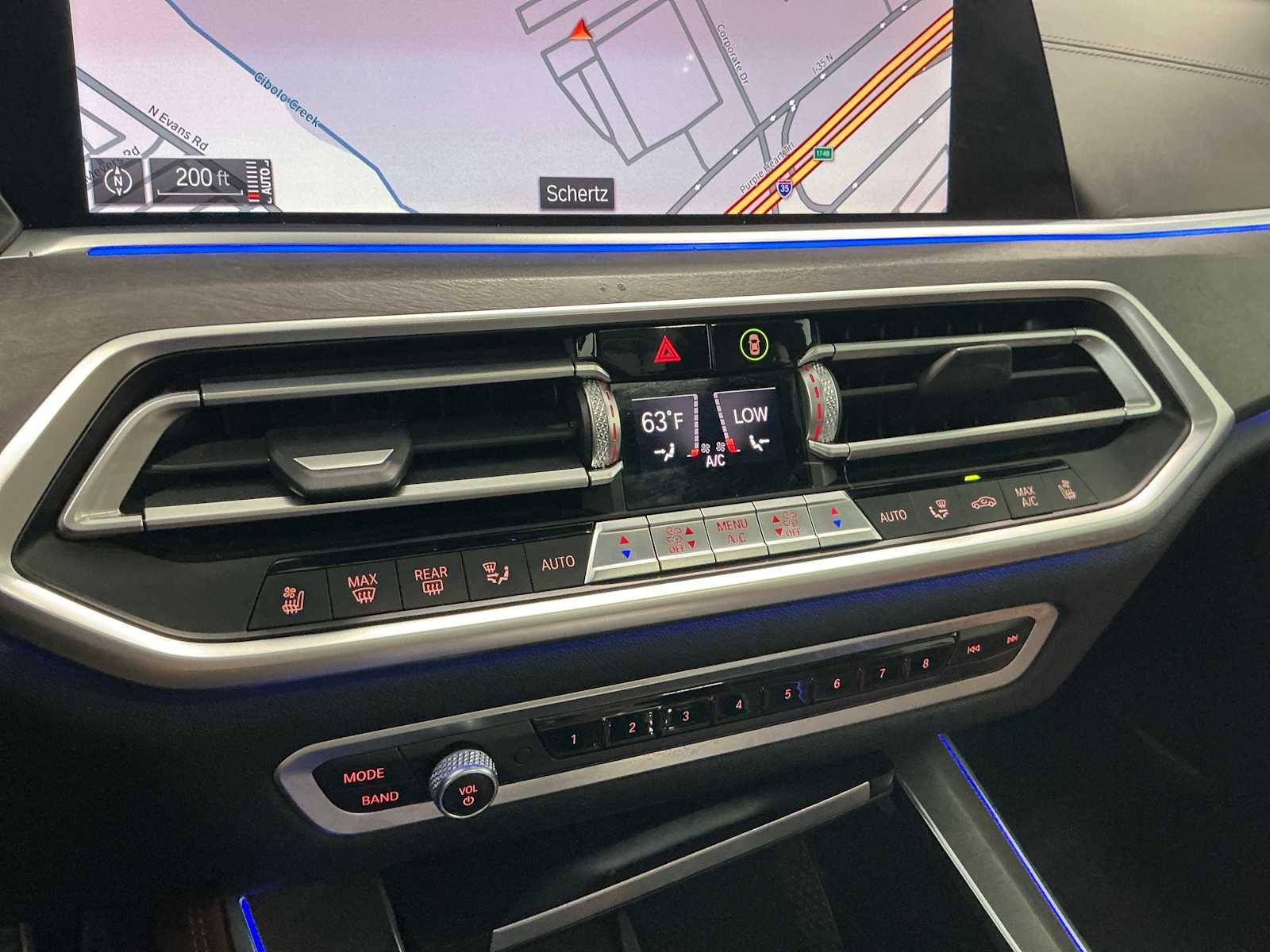 Used 2021 Alpine White BMW M50i image 15