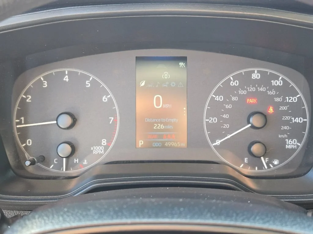 Used 2024 Classic Silver Me Toyota LE image 19