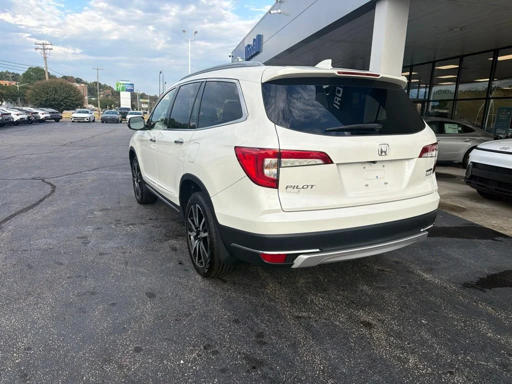Used 2019 White Honda Touring 7-Passenger image 7