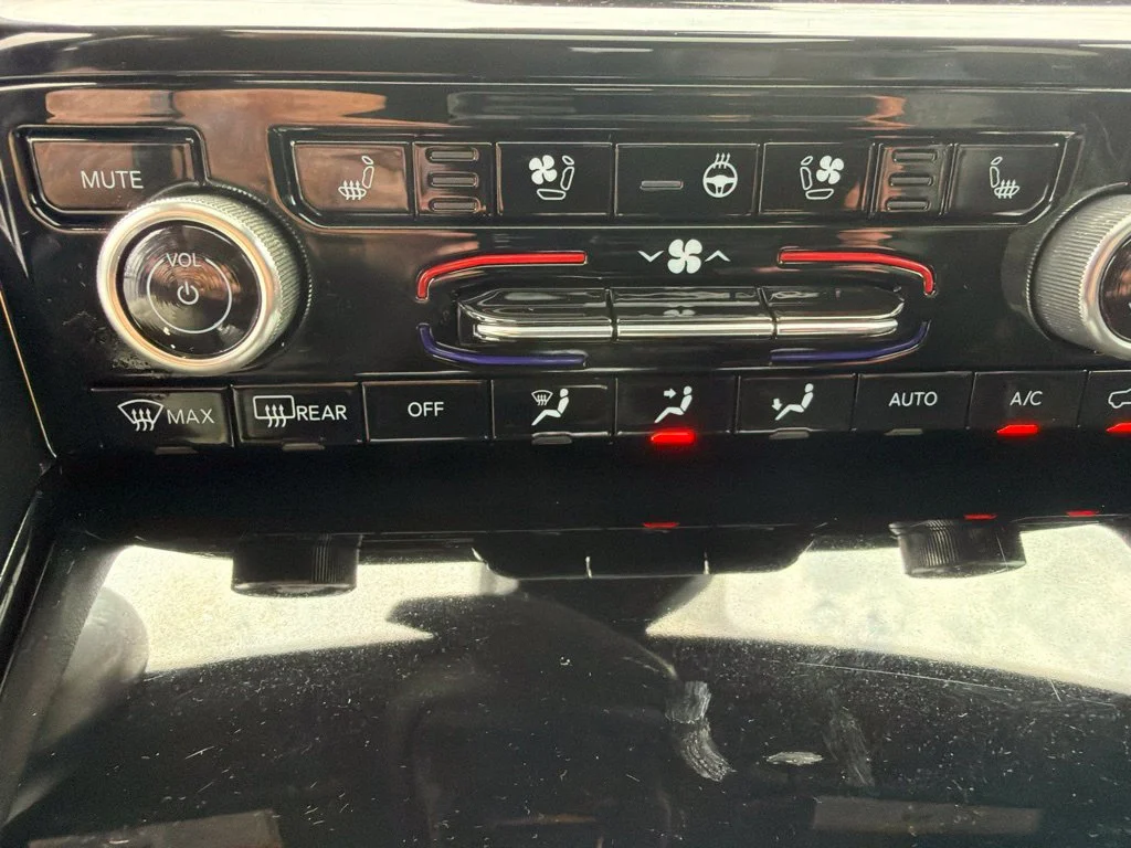Used 2022 Bright White Clearcoat Jeep Summit Reserve image 19