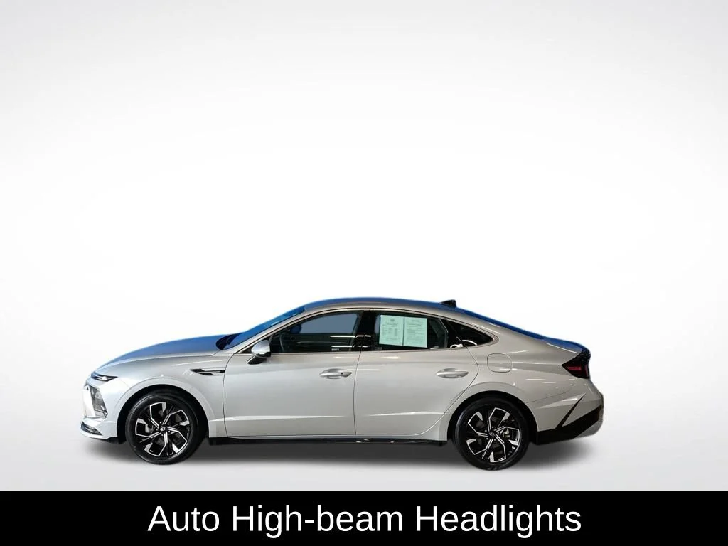 Used 2025 Silver Hyundai SEL image 16