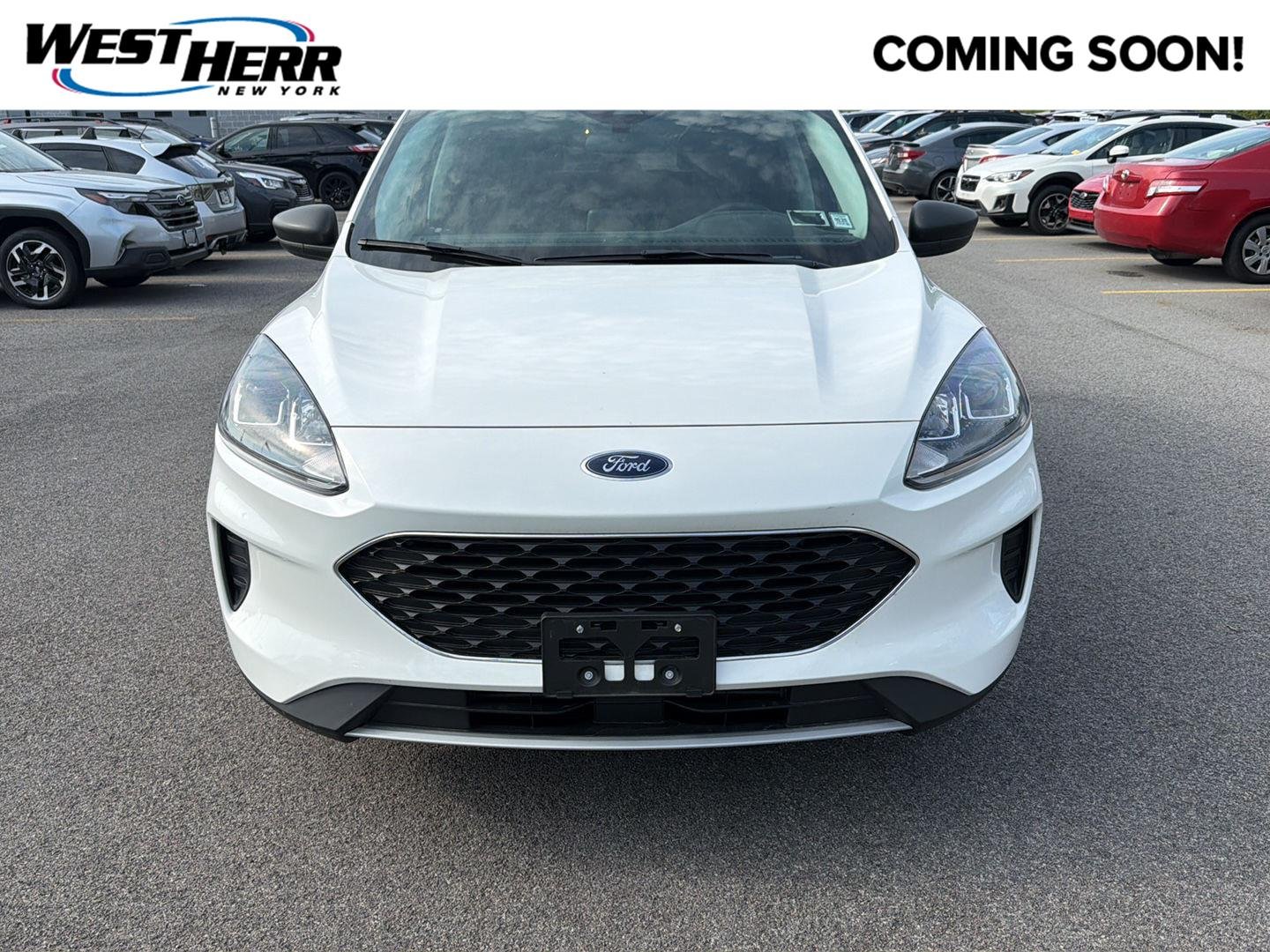 Used 2022 Star White Metallic Tri-Coat Ford SE image 1