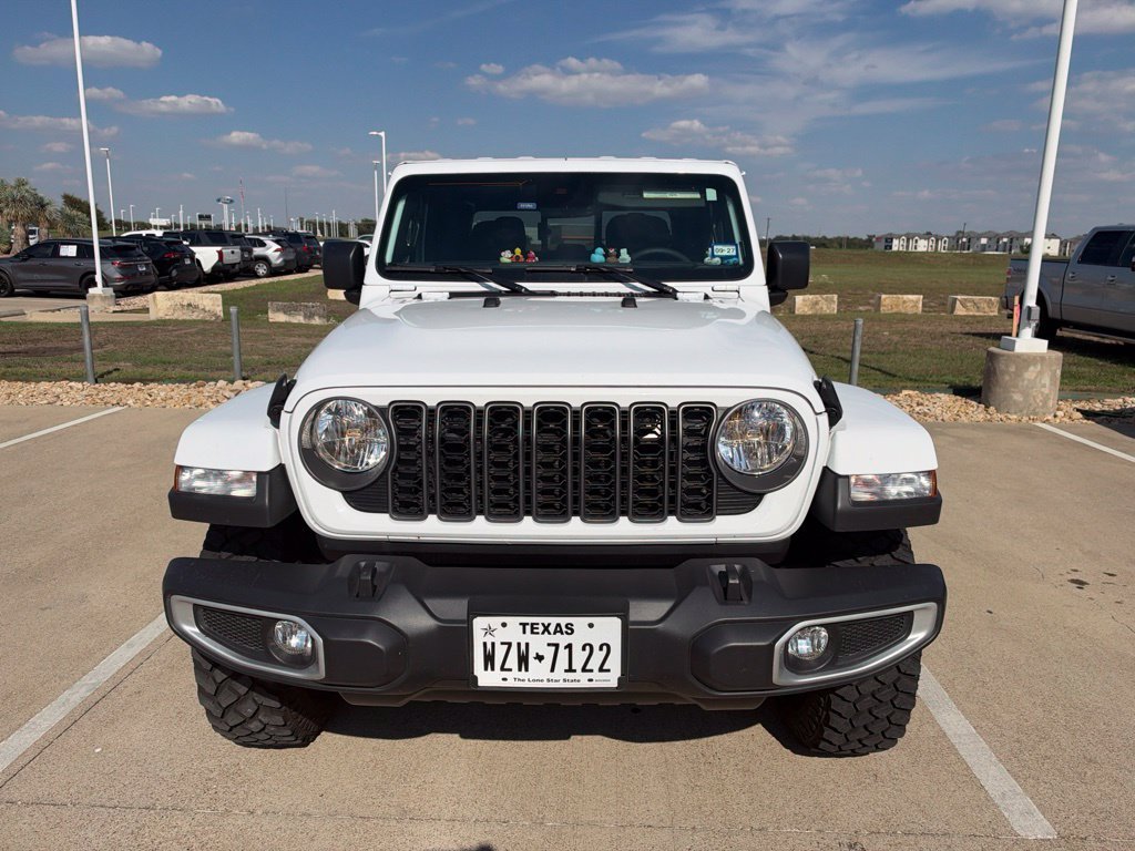 Used 2025 White Jeep High Tide image 11