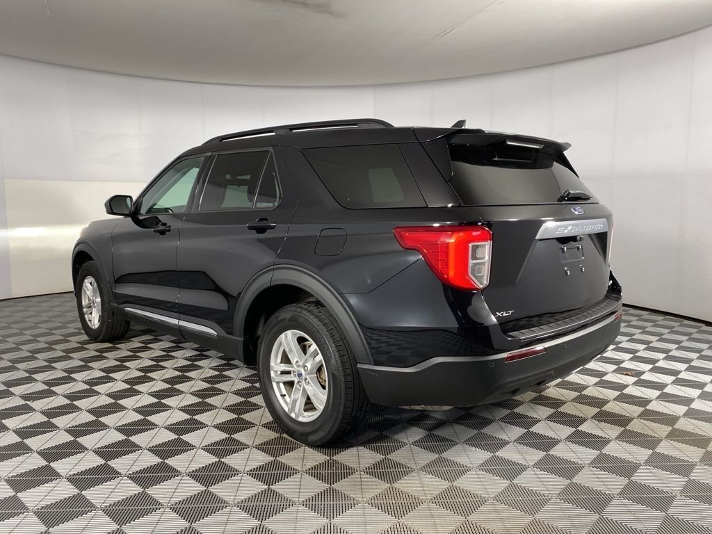 Used 2023 Black Ford XLT image 9