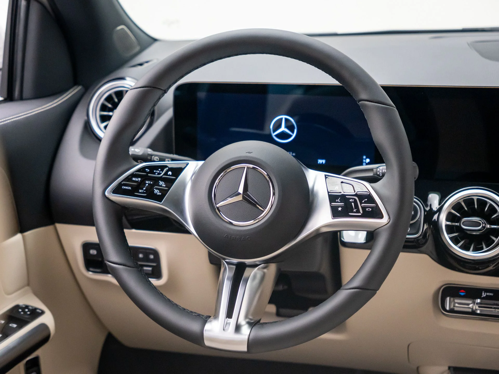 New 2026 White Mercedes-Benz GLA 250 image 11