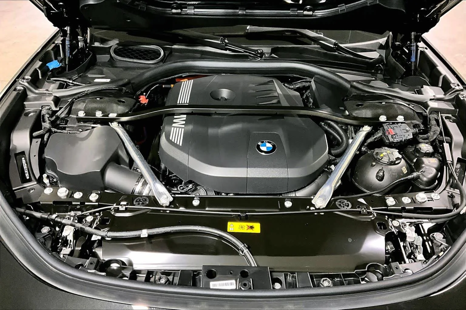 New 2026 Black Sapphire Metallic BMW 750e xDrive image 14
