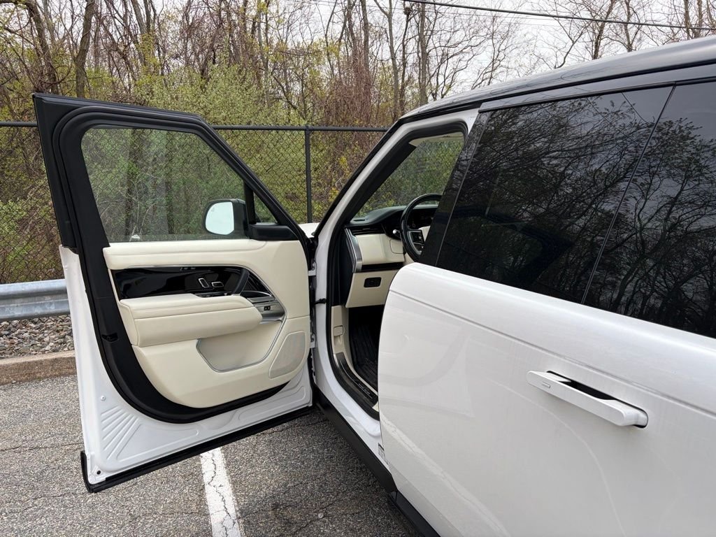 2025 Land Rover Range Rover SE - Photo 10