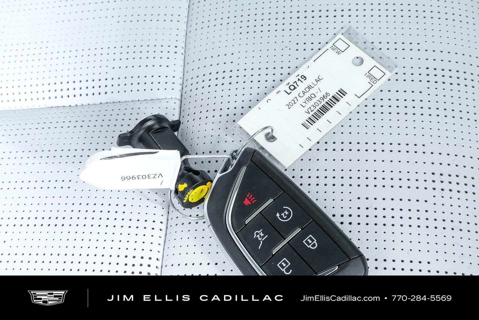New 2027 Vibrant White Tricoat Cadillac Sport image 39