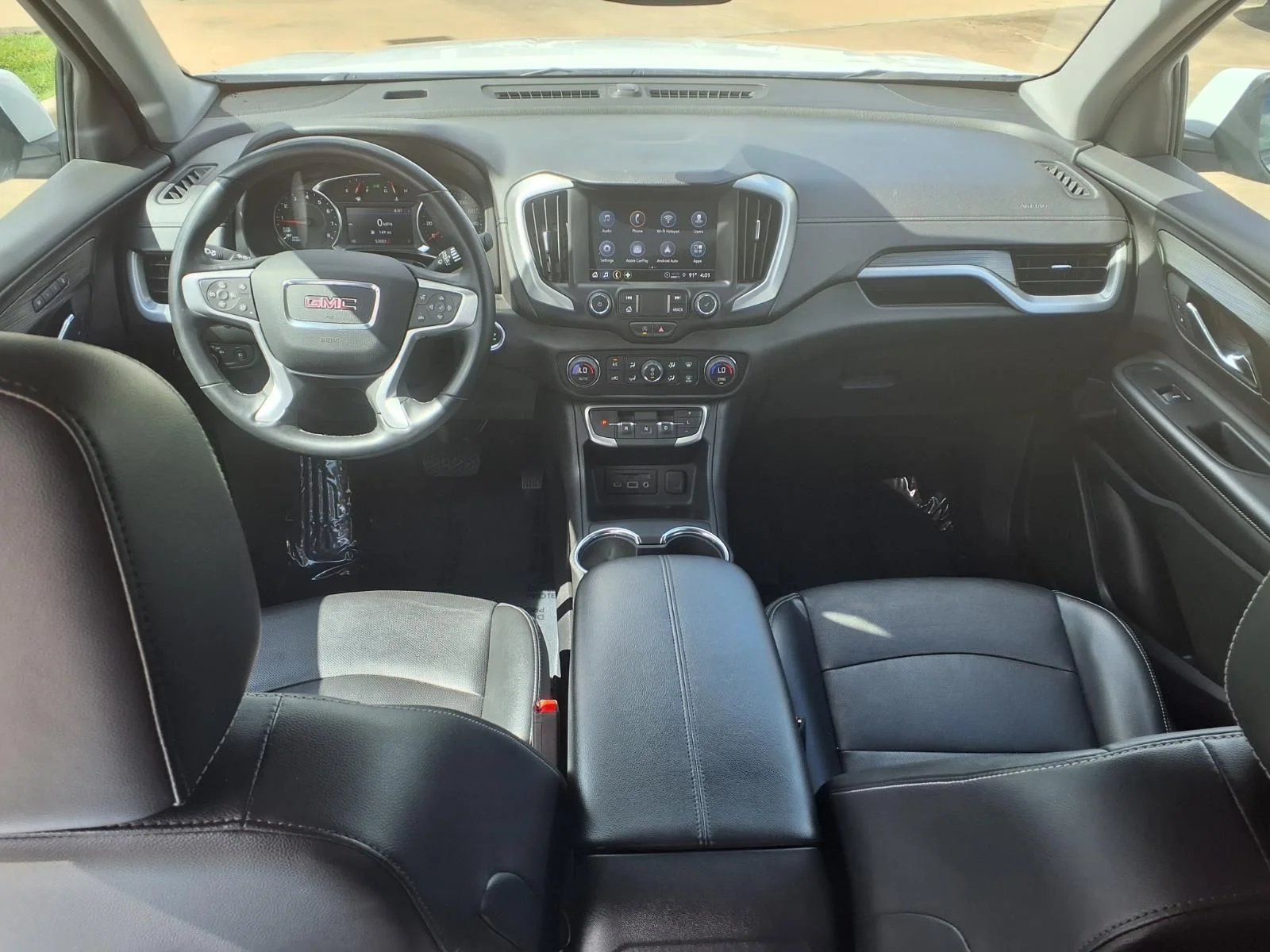 Used 2024 White GMC SLT image 11