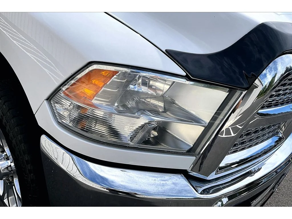 Used 2014  Ram SLT image 26