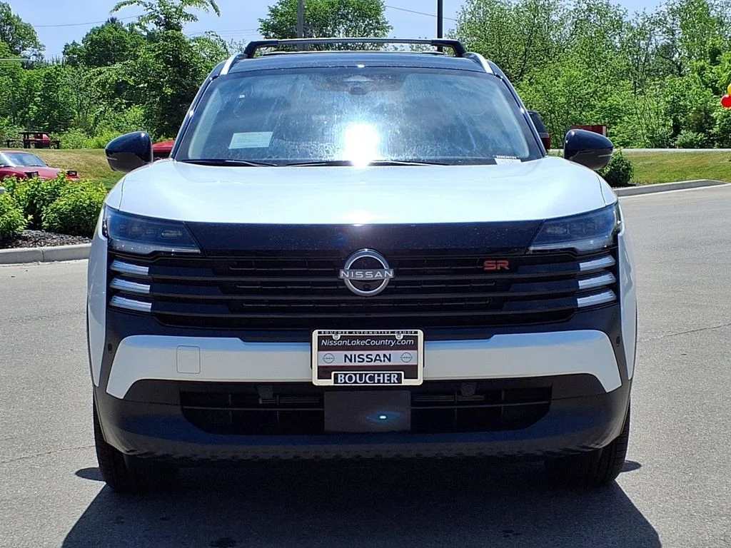 New 2026 Aspen White TriCoat / Super Black Two-tone Nissan SR image 3