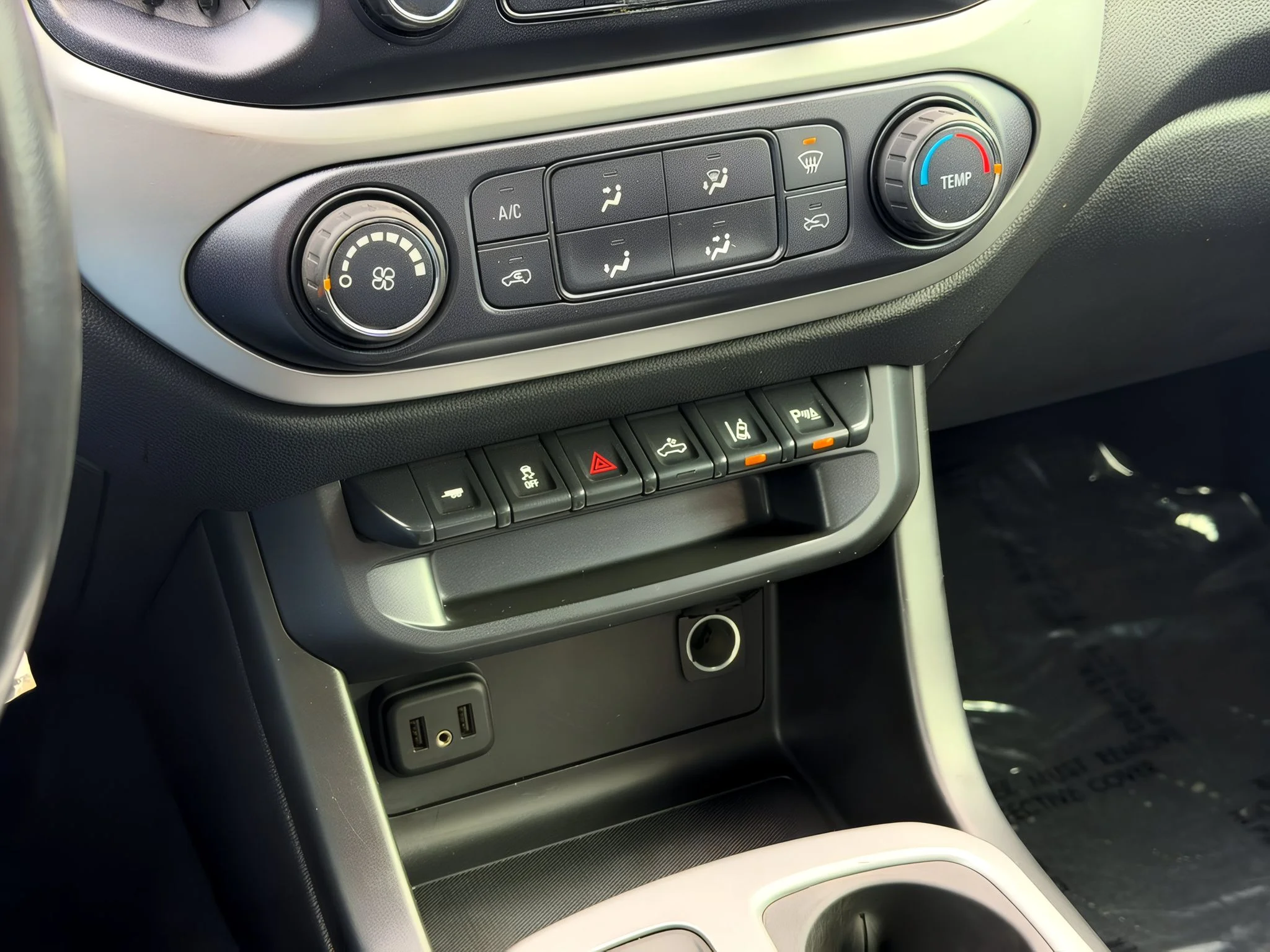 2020 Chevrolet Colorado LT - Photo 24