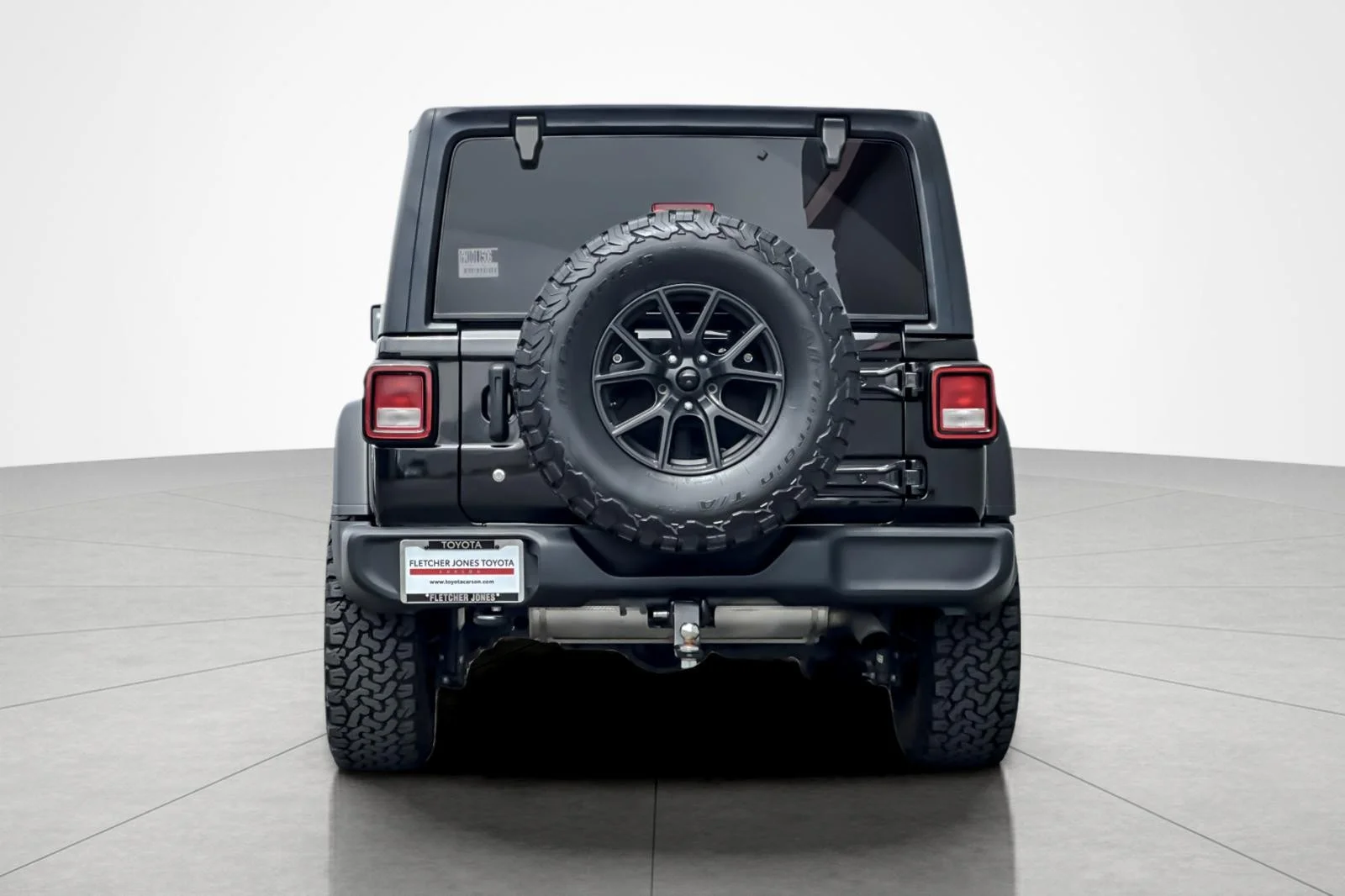 Used 2019 BLACK Jeep Sport image 4