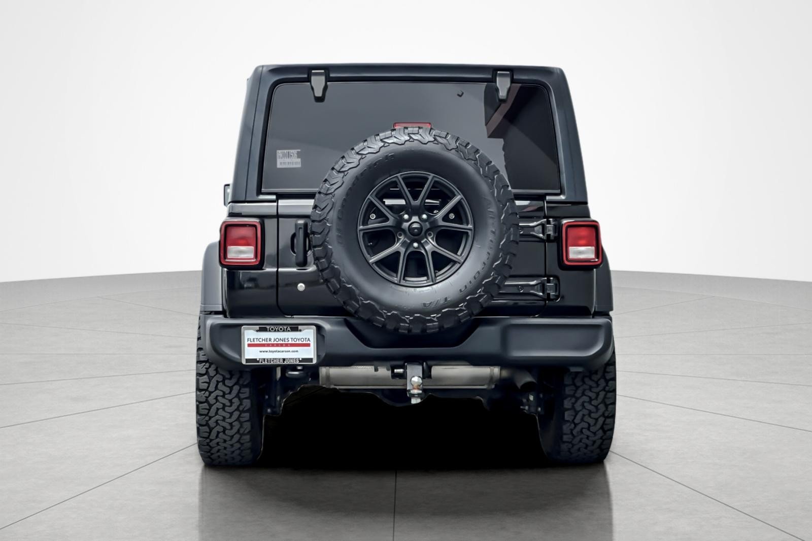 Used 2019 BLACK Jeep Sport image 4