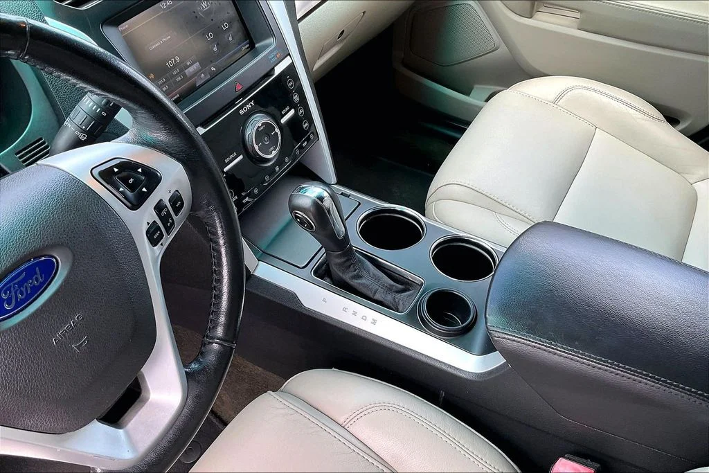 Used 2013 Silver Ford Limited image 15