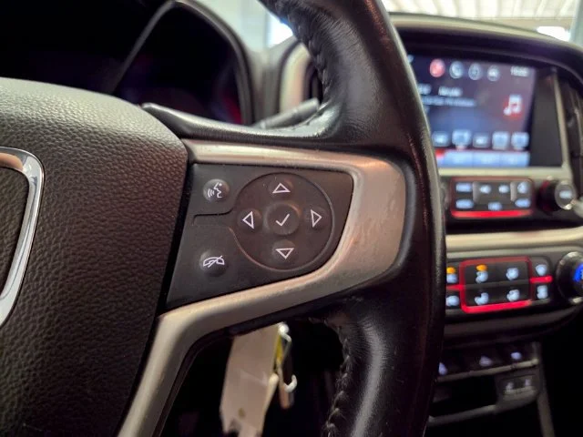 Used 2016 SUMMIT WHITE GMC 4WD SLT image 26