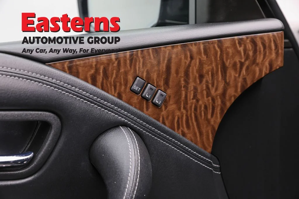 Used 2017 Black Nissan Platinum image 22
