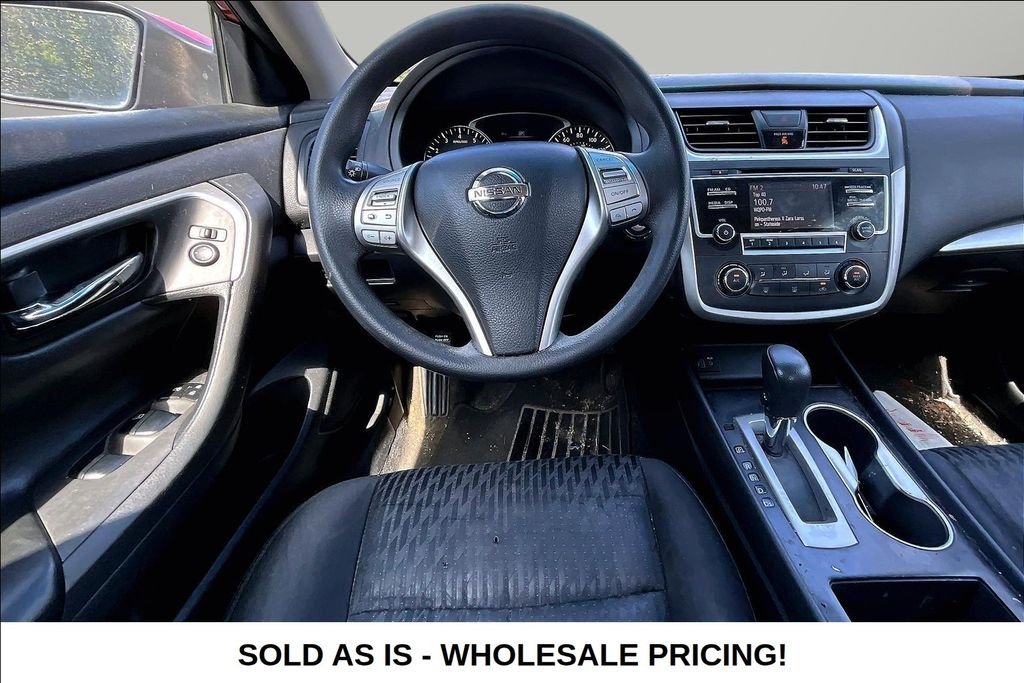 Used 2017 Red Nissan 2.5 S image 8