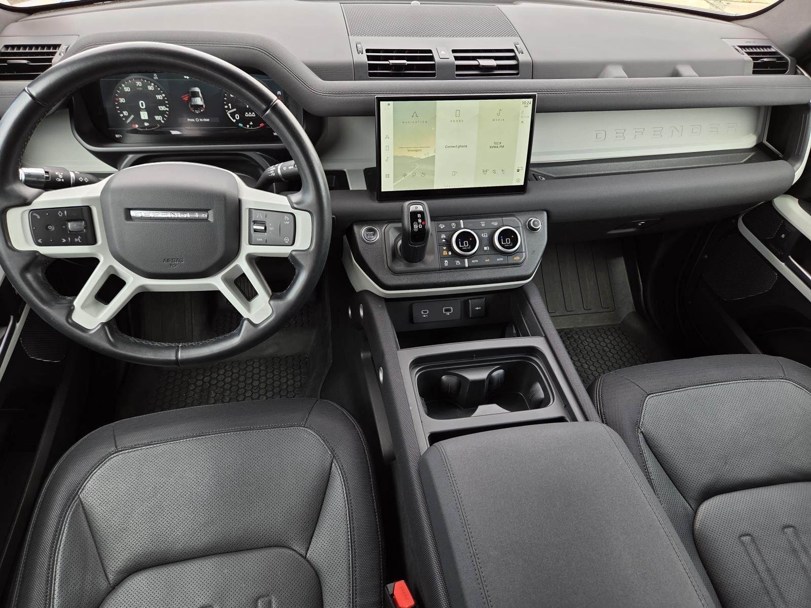 Used 2022 Eiger Grey Metallic Land Rover X-Dynamic SE image 18