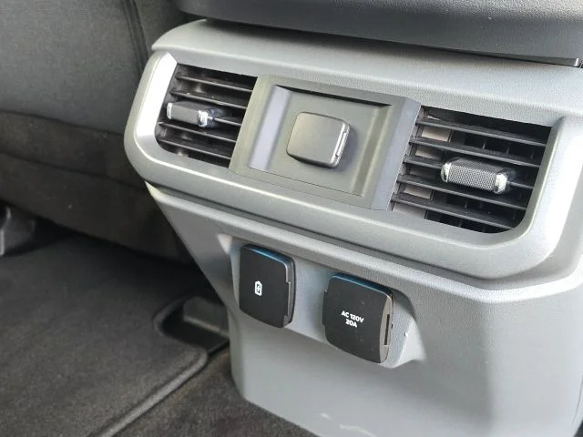 Used 2022 White Ford XLT image 17