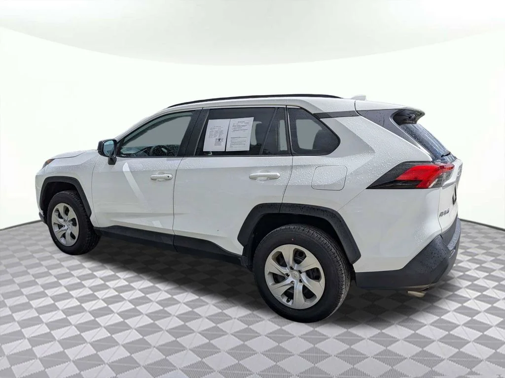 Used 2021 White Toyota LE image 5