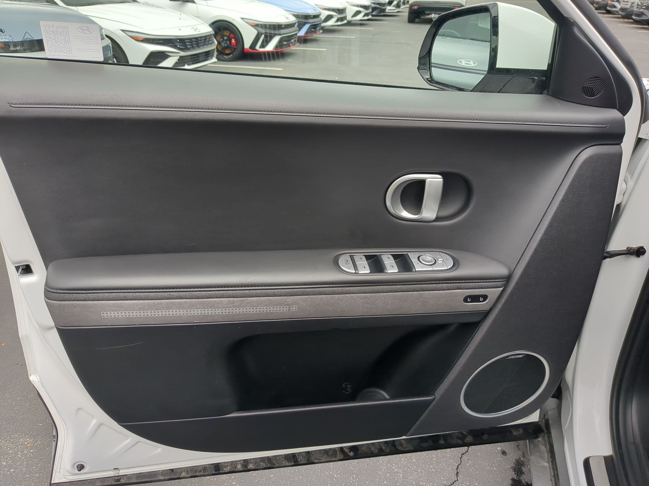 2024 Hyundai IONIQ 5 Limited - Photo 12
